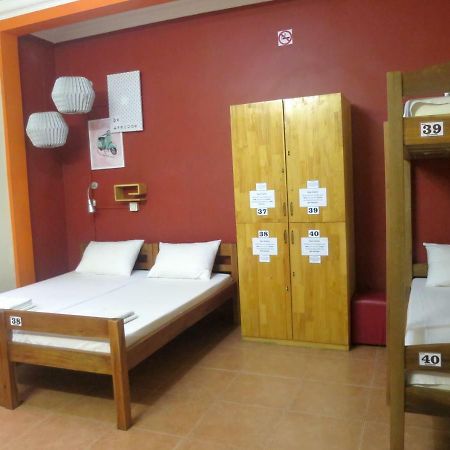 Envoy Hostel Phnom Penh Bagian luar foto