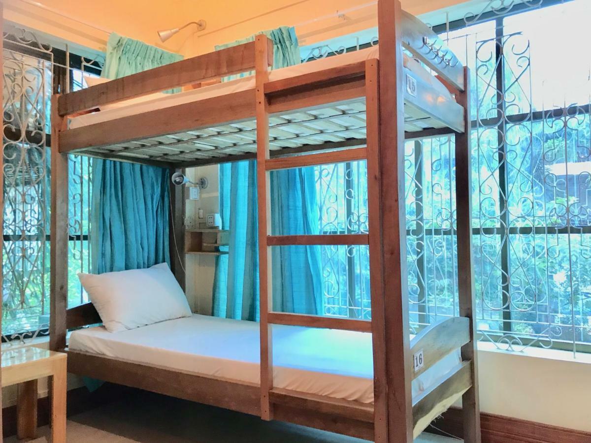 Envoy Hostel Phnom Penh Bagian luar foto