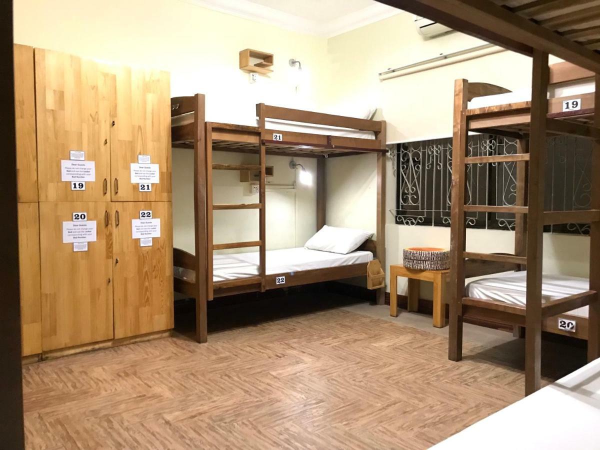 Envoy Hostel Phnom Penh Bagian luar foto
