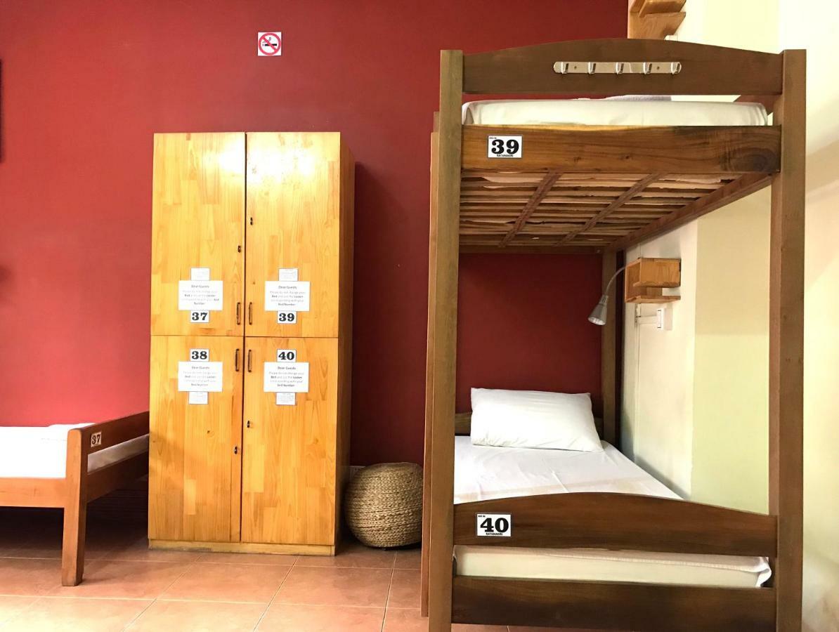 Envoy Hostel Phnom Penh Bagian luar foto