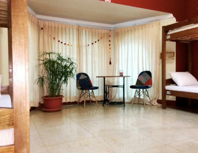 Envoy Hostel Phnom Penh Bagian luar foto