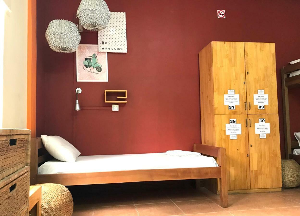 Envoy Hostel Phnom Penh Bagian luar foto