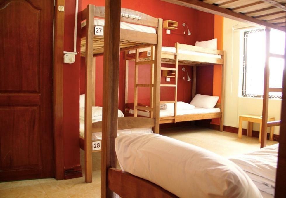 Envoy Hostel Phnom Penh Bagian luar foto